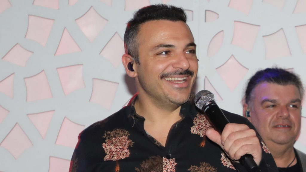 Ο Κ.Δόξας απομακρύνεται από το «J2US» μετά την καταδικαστική απόφαση σε βάρος του για ενδοοικογενειακή βία