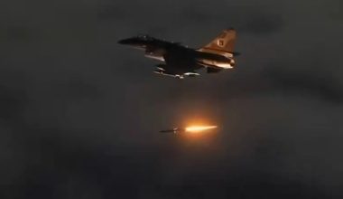 Το Πακιστάν εξαπέλυσε μπαράζ σφοδρών βομβαρδισμών κατά του Αφγανιστάν: Στους 133 οι νεκροί! – Δείτε βίντεο