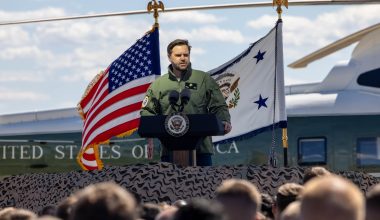 Τζέι Ντι Βανς για το Ιράν: «Νομίζω πως όλοι προτιμάμε την διπλωματική οδό από τον πόλεμο»