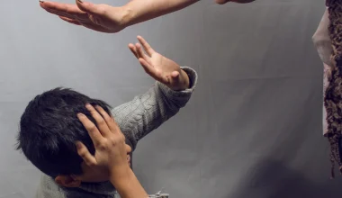 Βόλος: Ανήλικα αδέλφια χτυπούσαν και απειλούσαν 15χρονο γιατί έκανε «like» σε φωτογραφία μιας κοπέλας