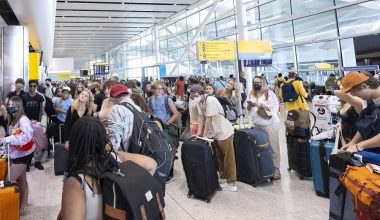 Αεροδρόμιο Ντουμπάι: Χιλιάδες επιβάτες αποκλεισμένοι στις αίθουσες αναχώρησης λόγω των διαδοχικών ακυρώσεων