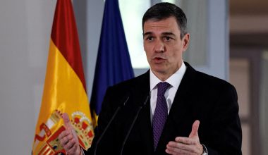 Ο Π.Σάντσεθ καταδικάζει τη στρατιωτική δράση ΗΠΑ – Ισραήλ στο Ιράν: «Απαιτούμε άμεση αποκλιμάκωση»