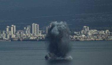ΗΑΕ: Τουλάχιστον ένας νεκρός στο Αμπού Ντάμπι από τα ιρανικά πυραυλικά πλήγματα
