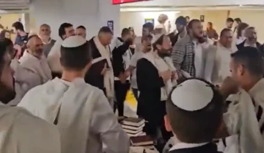 Βίντεο: Οι Ισραηλινοί χορεύουν στα καταφύγια και από πάνω πέφτουν οι πύραυλοι