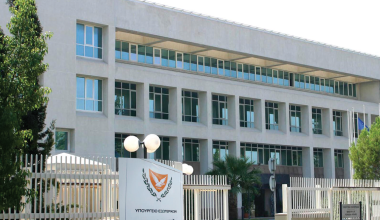 Η Κύπρος θέτει σε εφαρμογή το ESTIA: Έκτακτο σχέδιο για την ασφαλή εκκένωση της χώρας από υπηκόους ξένων χωρών