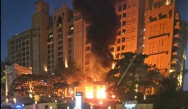 «Μπάι-μπάι Ντουμπάι»: Ο «παράδεισος» της Μ.Ανατολής μετατράπηκε σε «κόλαση» από τα ιρανικά βαλλιστικά πλήγματα