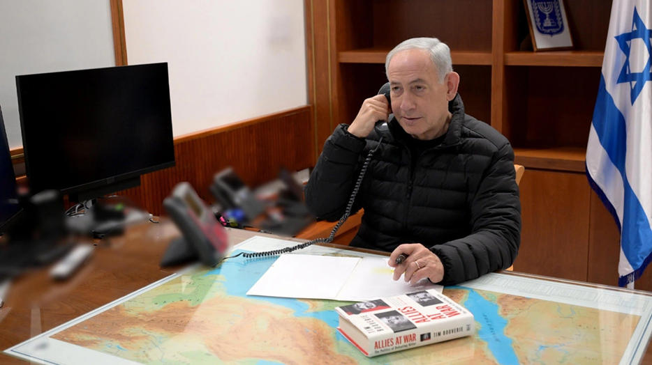 Tηλεφωνική επικοινωνία Μ.Νετανιάχου και Ν.Τραμπ: Η φωτογραφία από το γραφείο του Ισραηλινού πρωθυπουργού