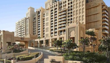 Ντουμπάι: Εκρήξεις και φωτιές στο ξενοδοχείο “Palm Hotel & Resort”