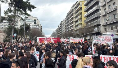 Μεγάλη συγκέντρωση στη Θεσσαλονίκη για τα τρία χρόνια από το έγκλημα των Τεμπών: Τουλάχιστον 11 προσαγωγές (φωτο)