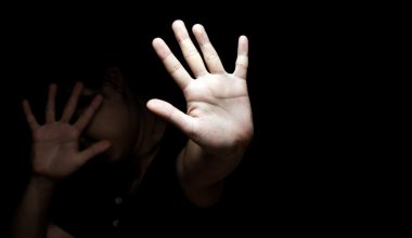 Θεσσαλονίκη: Συνελήφθη αλλοδαπός που ξυλοφόρτωσε άγρια την σύζυγό του μπροστά στα ανίψια τους