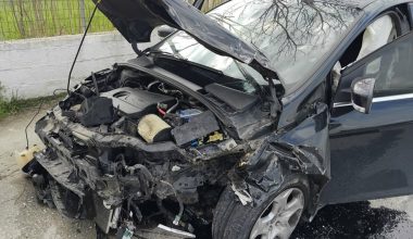 Σοβαρό τροχαίο στη Λάρισα: Τρεις τραυματίες μετά από σύγκρουση αυτοκινήτων – Δείτε φωτογραφίες