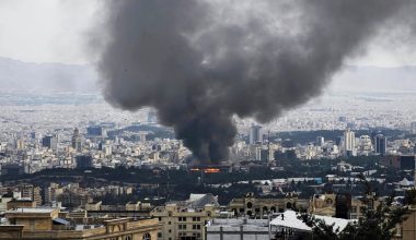 IDF: Βίντεο ντοκουμέντο από στιγμή που το Ισραήλ βομβαρδίζει έδρα του καθεστώτος στην «καρδιά» της Τεχεράνης