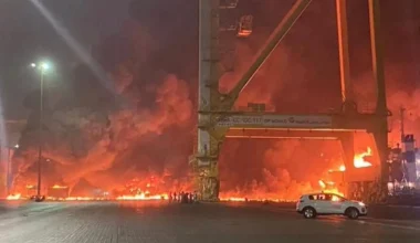 Στις φλόγες το λιμάνι του Ντουμπάι (βίντεο)