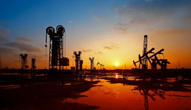 Πετρέλαιο: Kατά 10% αυξήθηκε η τιμή του μετά την επίθεση στο Ιράν – Πάνω από 80 δολάρια το Μπρεντ