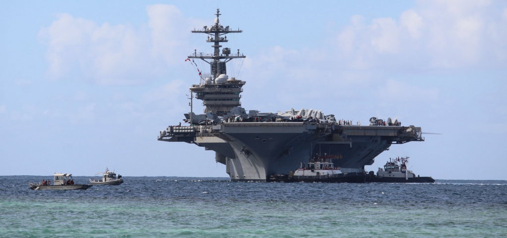 Η Τεχεράνη ισχυρίζεται ότι εκτόξευσε 4 βαλλιστικούς πυραύλους κατά του  USS Abraham Lincoln