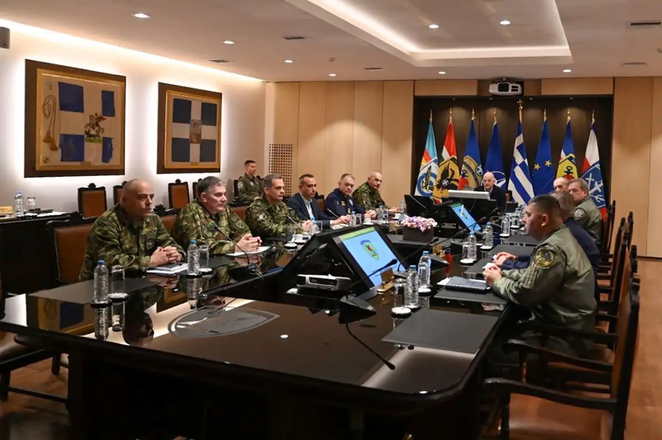 Ο Ν.Δένδιας συγκάλεσε έκτακτη σύσκεψη στο ΥΠΕΘΑ για τις εξελίξεις στη Μέση Ανατολή