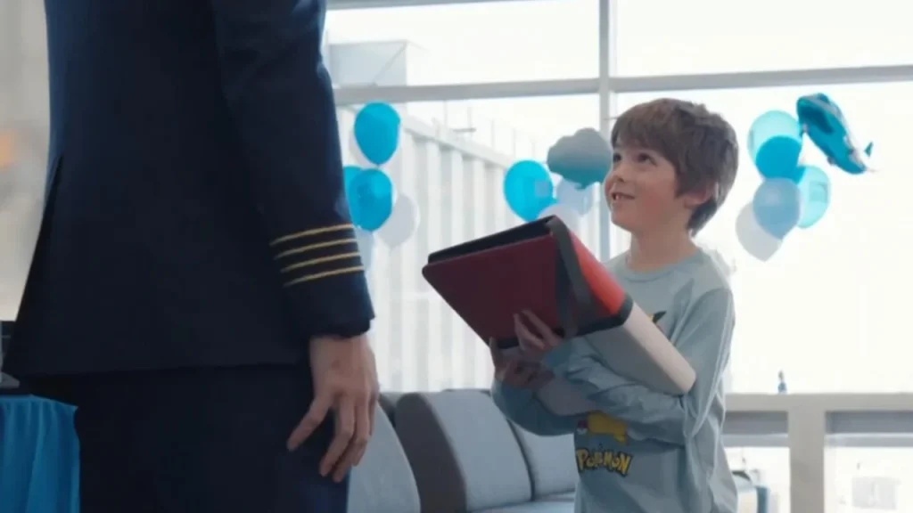 Τύχη «βουνό» για 7χρονο αγόρι στις ΗΠΑ: Υπάλληλοι αεροπορικής εταιρείας του έδωσαν 15.000 κάρτες Pokemon (βίντεο)