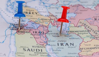 Τελεσίγραφο Ιράν: «Οι αραβικές χώρες να κλείσουν τις αμερικανικές βάσεις – Γι αυτό υπάρχουν τα χτυπήματα»