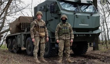 Με χειρουργική ακρίβεια οι Ρώσοι κατέστρεψαν ολοσχερώς έναν MLRS “Vampire” και εξόντωσαν 4 Ουκρανούς (βίντεο)