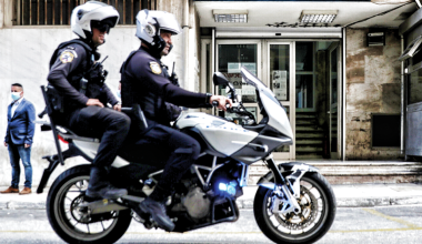 Διευθυντής σχολείου στις Αχαρνές συνελήφθη για προσβολή γεννετήσιας αξιοπρέπειας εις βάρος 17χρονης μαθήτριας