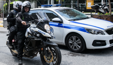 Ρομά παρίσταναν τους υπαλλήλους εταιρείας ρεύματος για να κλέψουν σπίτι στον Βύρωνα – Συνελήφθησαν επ’αυτοφόρω