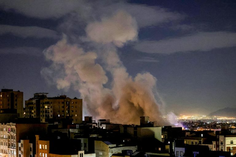 Τεχεράνη: Εκκενώθηκε το νοσοκομείο Γκάντι εξαιτίας των ισραηλινών εκρήξεων – Αυτόπτες λένε πως χτυπήθηκε