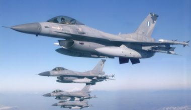 Προσγειώθηκαν στην Κύπρο τα ελληνικά μαχητικά F-16