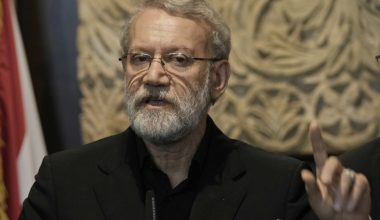 Αλί Λαριτζανί: «Το Ιράν σε αντίθεση με τις ΗΠΑ έχει προετοιμαστεί για έναν μακροχρόνιο πόλεμο»