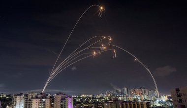 Iron Beam: Το σύστημα αεράμυνας λέιζερ του Ισραήλ αναχαίτισε ρουκέτες της Χεζμπολάχ (βίντεο)