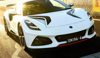 Η ταχύτερη Lotus Emira δεν φτιάχνεται στη Βρετανία