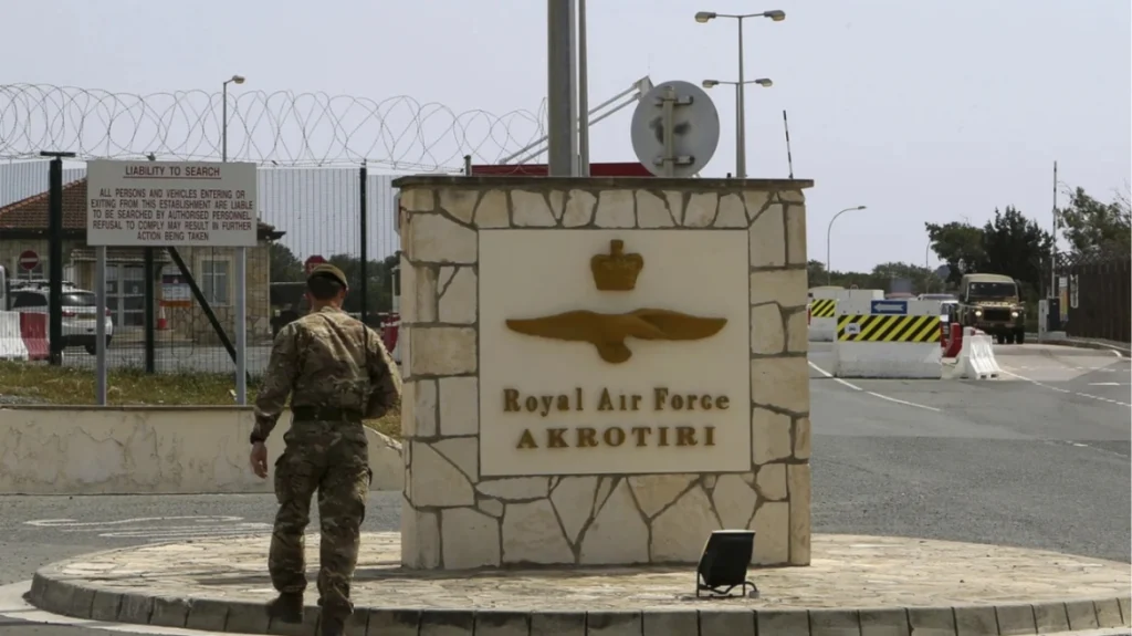 ΕΚΤΑΚΤΟ – Κύπρος: Σειρήνες αντιαεροπορικής άμυνας ηχούν στο νησί – Απογειώθηκαν βρετανικά αεροσκάφη