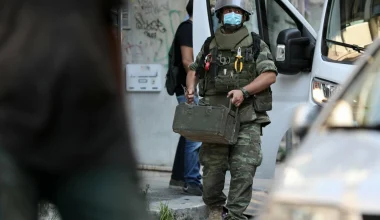 Χαλάνδρι: Ελεγχόμενη έκρηξη έξω από το ρωσικό προξενείο – Εντοπίστηκαν ύποπτες σακούλες