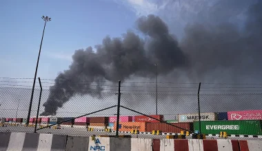 ΗΑΕ: Ιρανική επίθεση με drones κατά υποδομών αποθήκευσης πετρελαίου στη Φουτζέιρα (βίντεο)