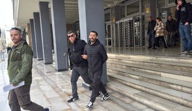 Θεσσαλονίκη: Μετανιωμένος λέει τώρα ότι είναι ο 34χρονος που ξυλοφόρτωσε την σύντροφό του – Οδηγήθηκε στη φυλακή