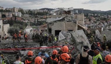 Ισραήλ: Μόνο ερείπια έμειναν στην Μπέιτ Σεμές μετά την ιρανική επίθεση με βαλλιστικό πύραυλο – Δείτε βίντεο
