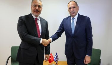 Τηλεφωνική επικοινωνία Γ.Γεραπετρίτη με τον Χ.Φιντάν για τις εξελίξεις στη Μέση Ανατολή