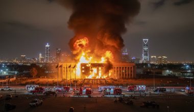 Οι Ιρανοί ανατίναξαν και κατέκαψαν την αμερικανική πρεσβεία στο Ριάντ της Σ.Αραβίας! (upd)