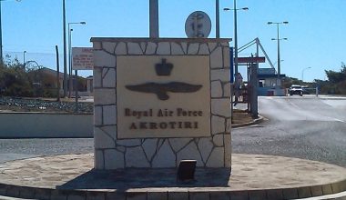 Αντιδήμαρχος Ακρωτηρίου Κύπρου: «Το χωριό έχει εκκενωθεί από χθες – Τέτοια επίθεση δεν έχει ξαναγίνει ποτέ»