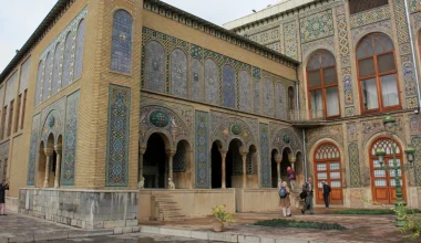 Ιράν: Eικόνες καταστροφής στο παλάτι Γκολεστάν στην Τεχεράνη μετά τα αμερικανικά και ισραηλινά πλήγματα (βίντεο)