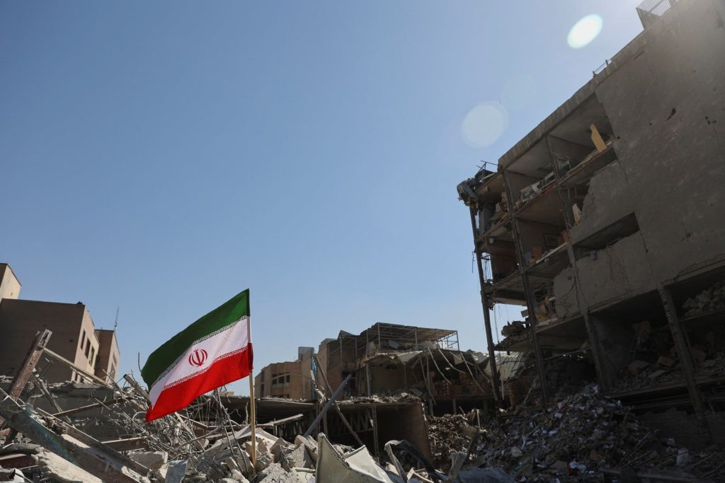 Iράν: Ολοσχερώς καταστράφηκε το κτίριο της Συνέλευσης των Εμπειρογνωμόνων από αεροπορική επιδρομή