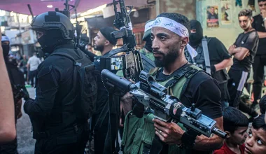 Ντ.Τραμπ: Εξετάζει το ενδεχόμενο υποστήριξης ανταρτικών ομάδων εντός του Ιράν