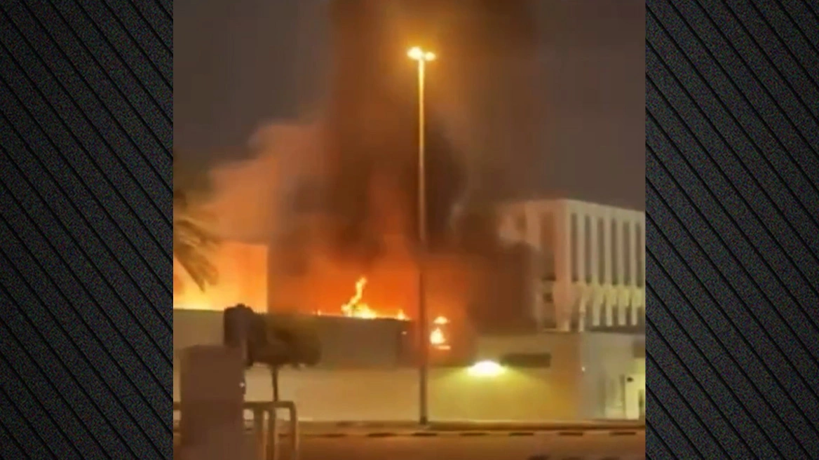 ΕΚΤΑΚΤΟ: Οι Ιρανοί βομβάρδισαν το προξενείο των ΗΠΑ στο Ντουμπάι: Στις φλόγες το κτίριο (βίντεο)