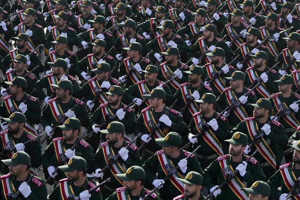 Αναφορές ότι το Ιράν ενεργοποιεί δύναμη 100.000 ανδρών άμεσης επέμβασης αν χρειαστεί να καταστείλει τους Κούρδους