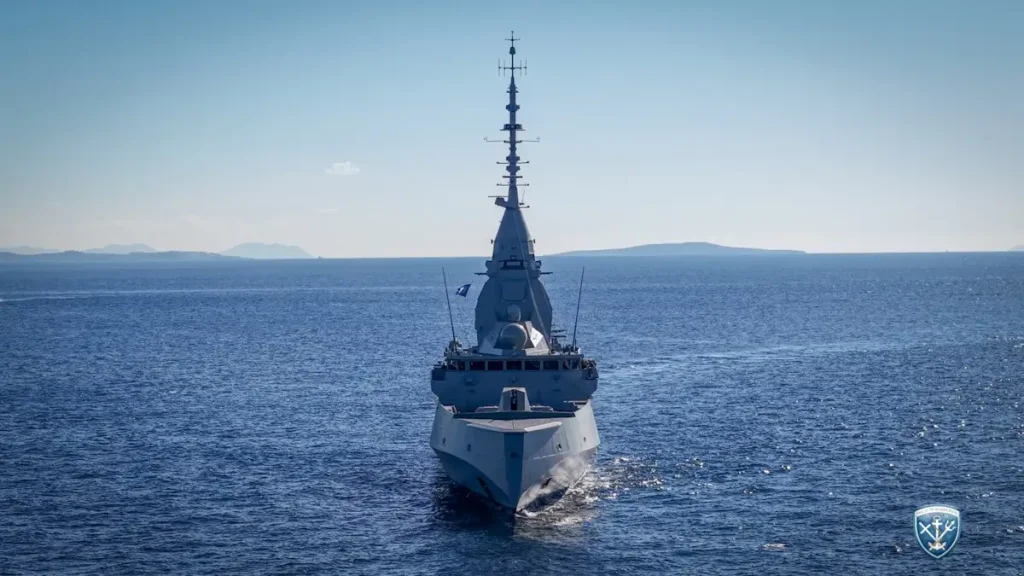 Έφθασαν στην Κύπρο οι δύο φρεγάτες «Κίμων» και «Ψαρά» – Πότε θα φτάσει το γαλλικό αεροπλανοφόρο «Σαρλ Ντε Γκωλ»