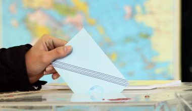 Πέρασε η επιστολική ψήφος για τους Έλληνες του εξωτερικού με 201 «υπέρ»