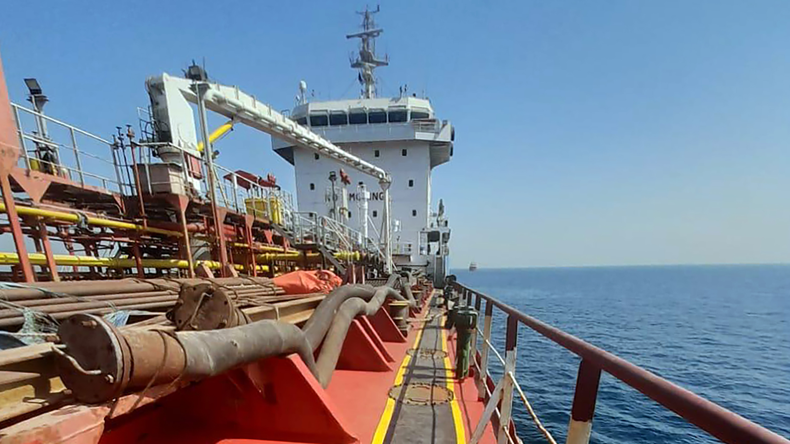 ΗΑΕ: Βλήμα κτύπησε τάνκερ που βρισκόταν 10 ναυτικά μίλια ανατολικά της Φουτζάιρα