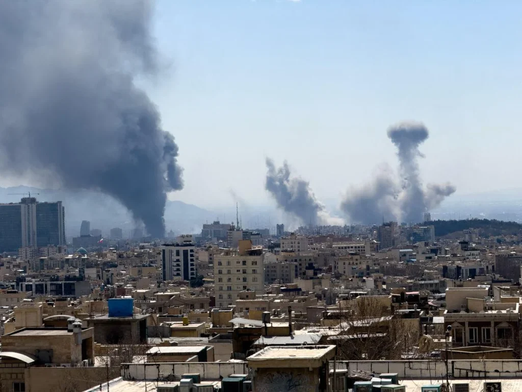 Σχεδόν το 50% των ιρανικών πυραύλων και drones στόχευσαν τα ΗΑΕ!