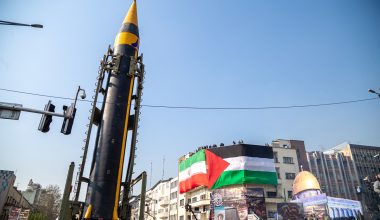 Το Ιράν ισχυρίζεται ότι εκτόξευσε βαλλιστικό πύραυλο Khorramshahr-4 με πολεμική κεφαλή 1 τόνου κατά του Ισραήλ