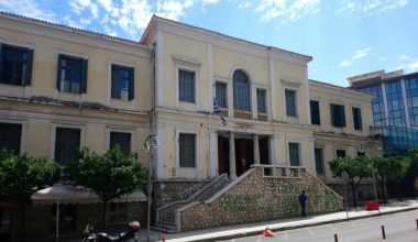 Λαμία: Στον πατέρα η επιμέλεια του 10χρονου παιδιού με αυτισμό που εγκαταλείφθηκε από τη μητέρα του στα δικαστήρια