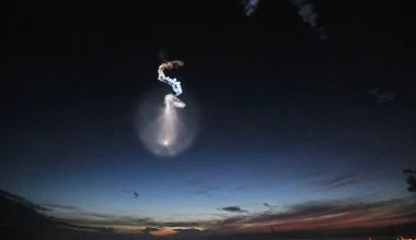 «Διαστημική Μέδουσα»: Πως ο πύραυλος Falcon 9 δημιούργησε ένα πανέμορφο θέαμα στον ουρανό